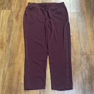 A new day maroon drawstring active wear pants size L